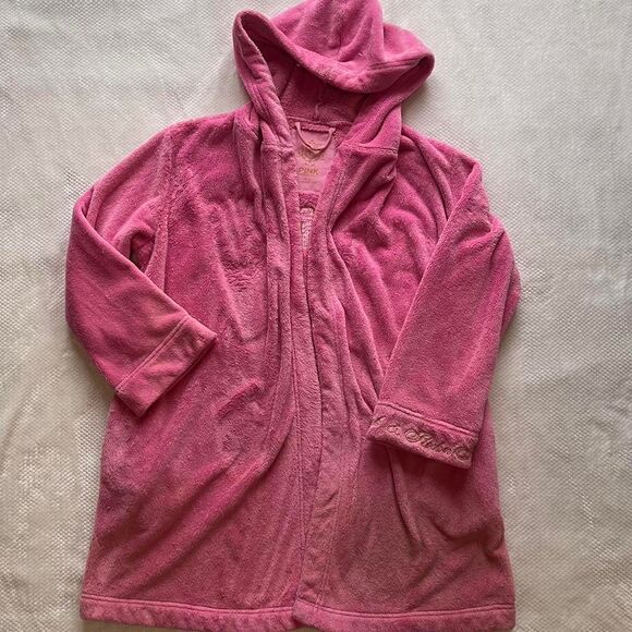 VS PINK ROYALTY HOODED ROBE (PINK + GOLD) - Picture 3 of 8